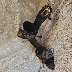 Gucci Black Canvas/leather trim, size 9B